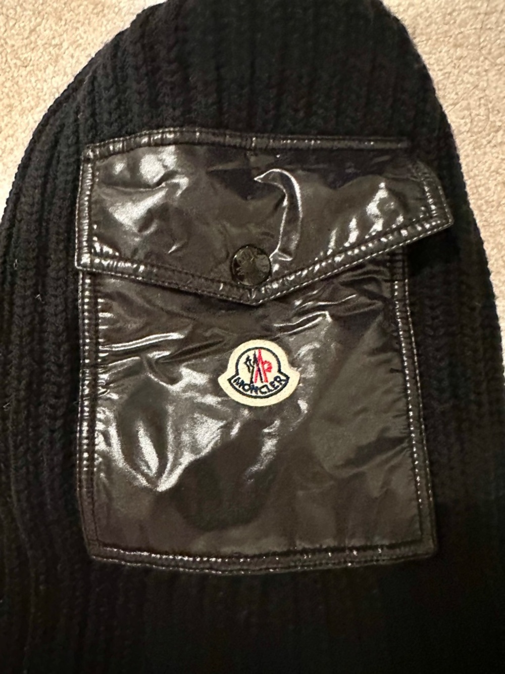 Moncler black beanie with snap pocket - Picture 2 of 3